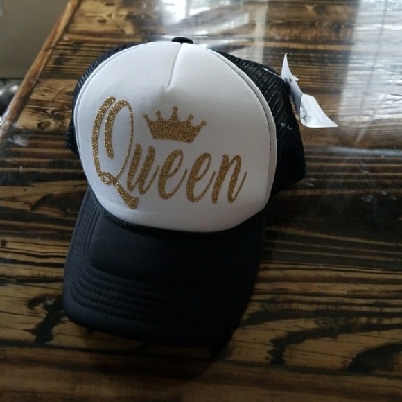 Accessories - NWT QUEEN Hat